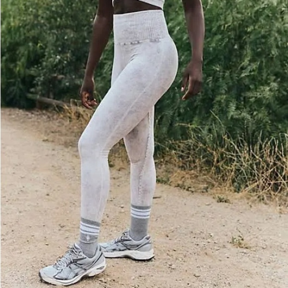 FP Movement by Free People Good Karma light grey leggings XS/S